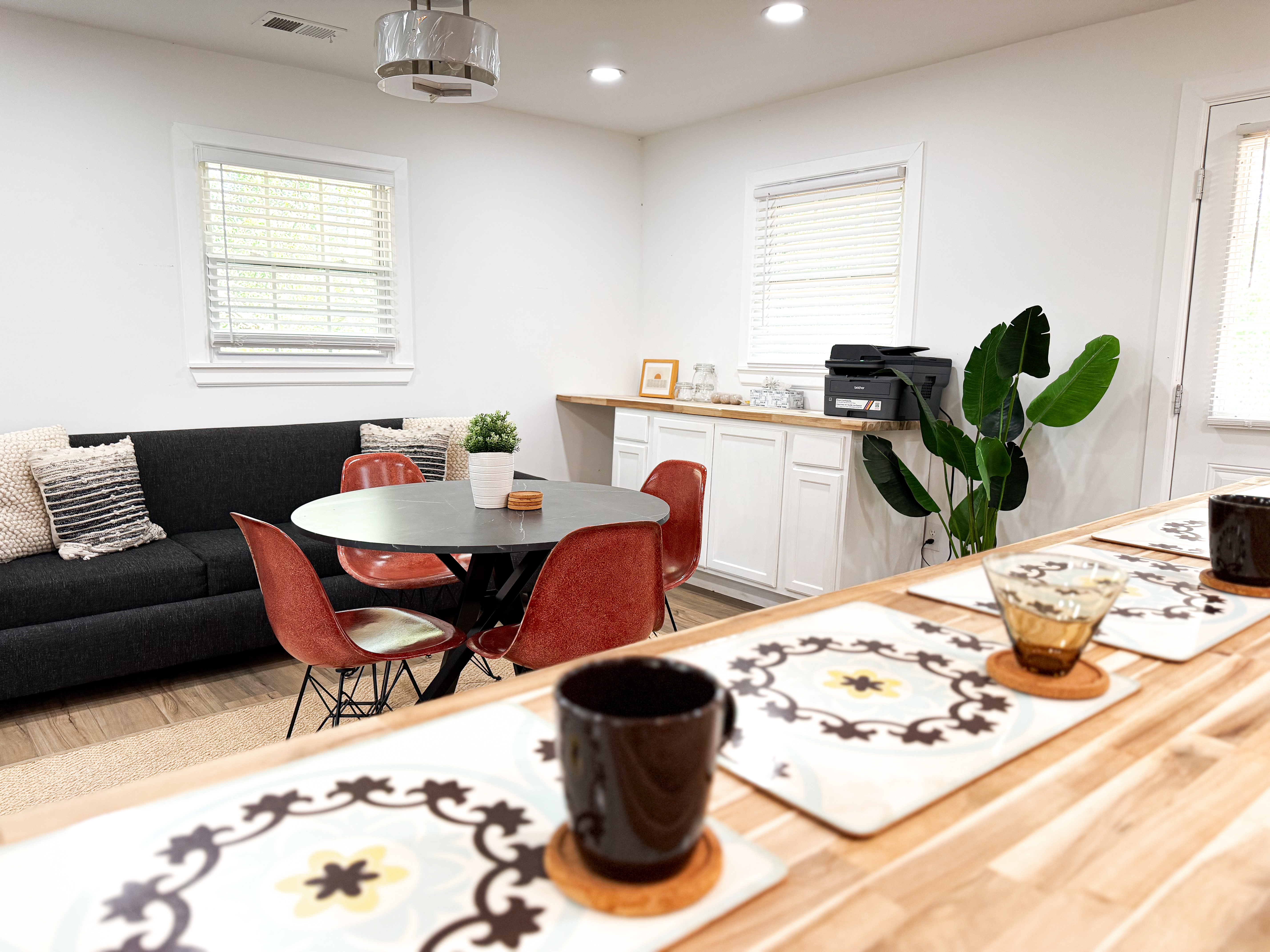 Guest-ready STR kitchen